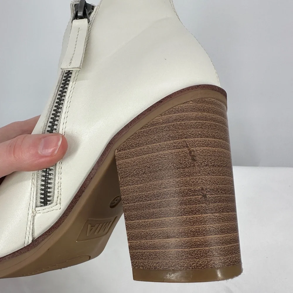 MIA | Women’s 5 Barby Cream Faux Leather Ankle Boots